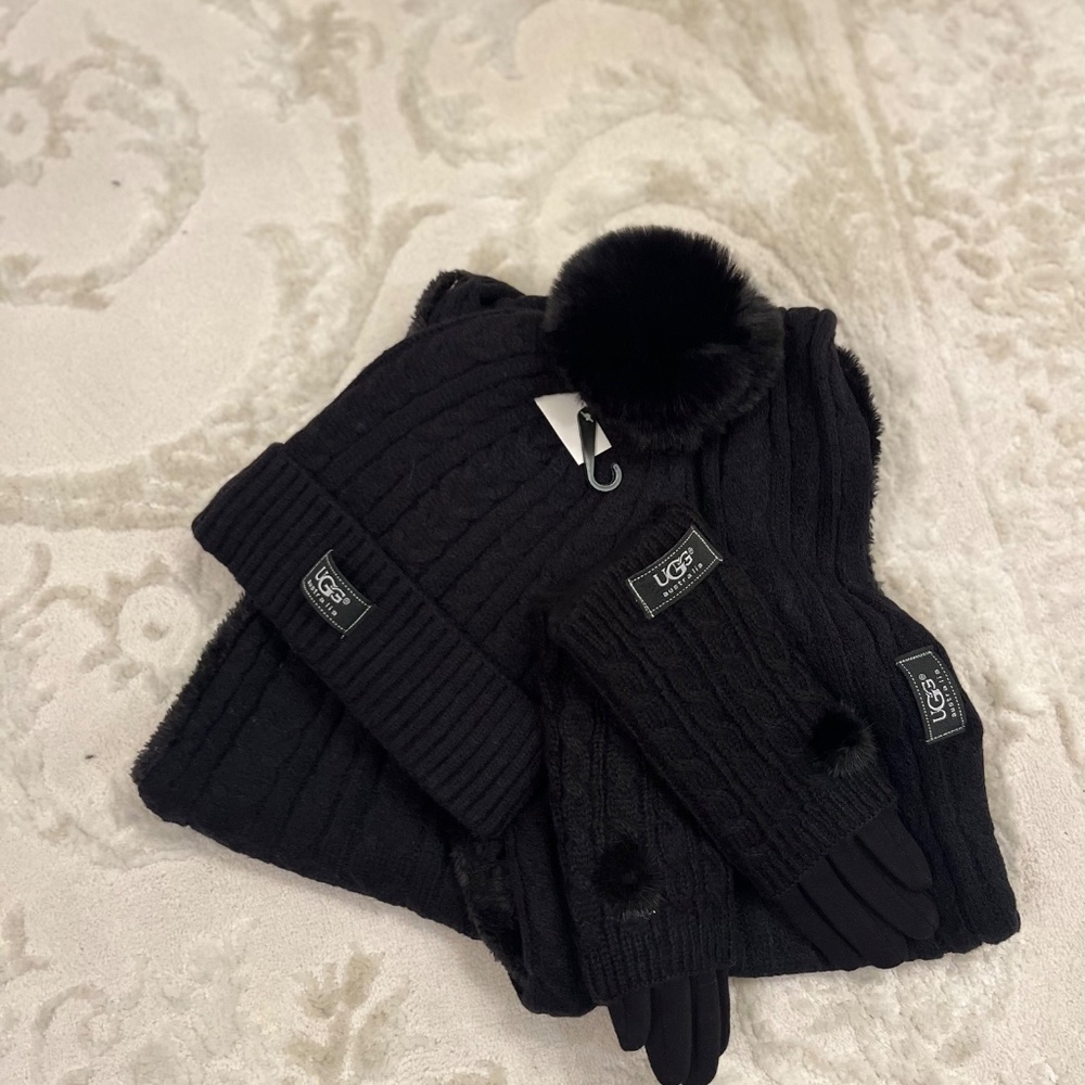 - UGG Winter Black Sweather weather pom pom hat& infinity scarf glove se… - Picture 9 of 9